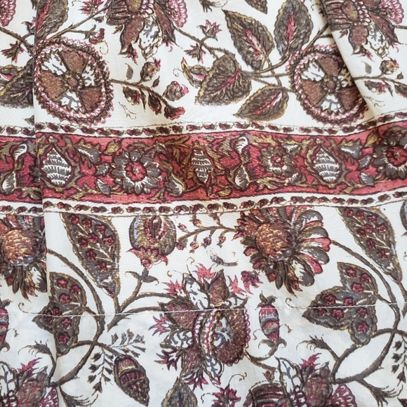 Pattern Silk Skirt with pockets! - Picture 7 of 7